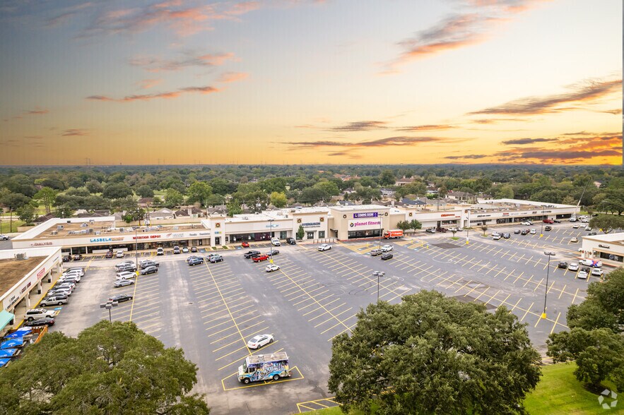 More Photos Of 13711-13897 Southwest Fwy, Sugar Land Unknown For Lease