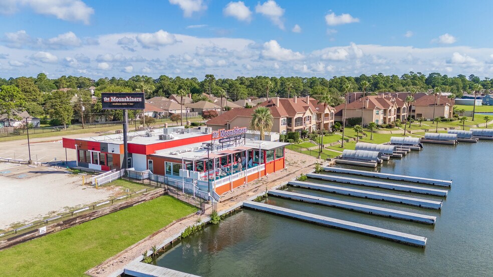 More Photos Of 15659 Marina Dr, Montgomery Restaurant For Lease