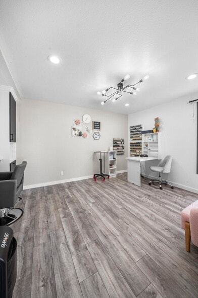 More Photos Of 9 Main St, Windsor Freestanding For Sale