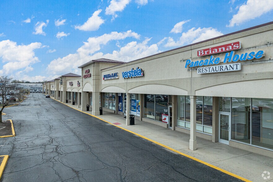 More Photos Of 500-558 E North Ave, Glendale Heights Unknown For Lease