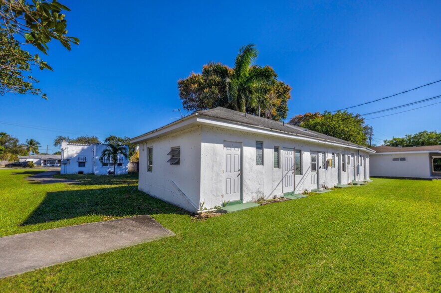 More Photos Of 1215 N 17th Ct, Hollywood Apartments For Sale