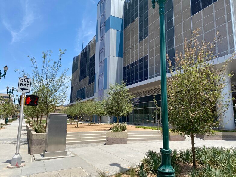 More Photos Of 601 N Mesa St, El Paso Office For Lease