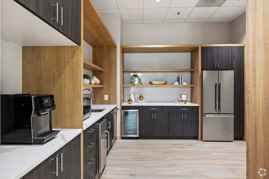 More Photos Of 21 Church St, Rockville Office For Lease