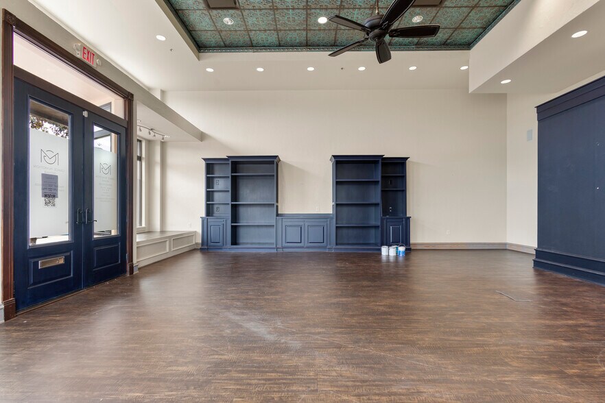 More Photos Of 3611 North St, Nacogdoches Storefront For Lease