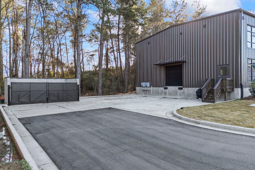 More Photos Of 161 Fritz Mar Ln - Bldg 600, Athens Warehouse For Lease