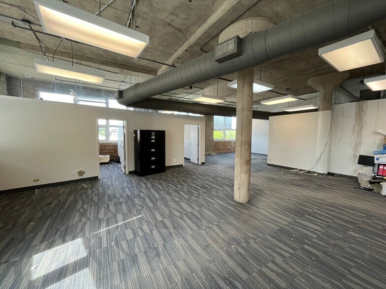 More Photos Of 2000 N Racine Ave, Chicago Loft Creative Space For Lease