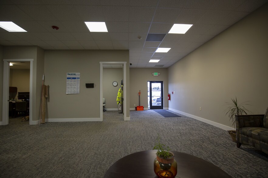 More Photos Of 5641 N Washington St, Denver Manufacturing For Lease
