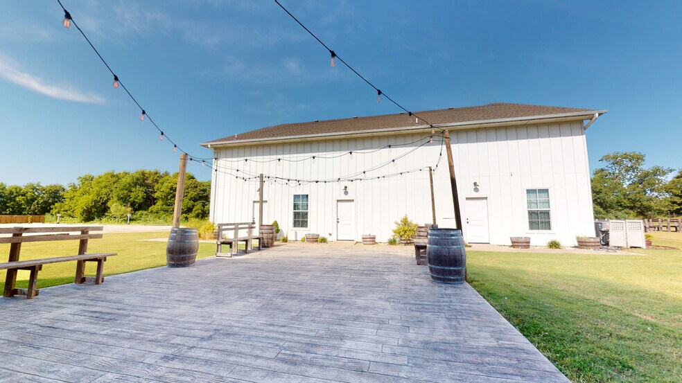 More Photos Of 16712 County Road 1580, Ada Sports And Entertainment For Sale