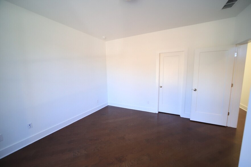 More Photos Of 2488 Perry Blvd NW, Atlanta Apartments For Sale