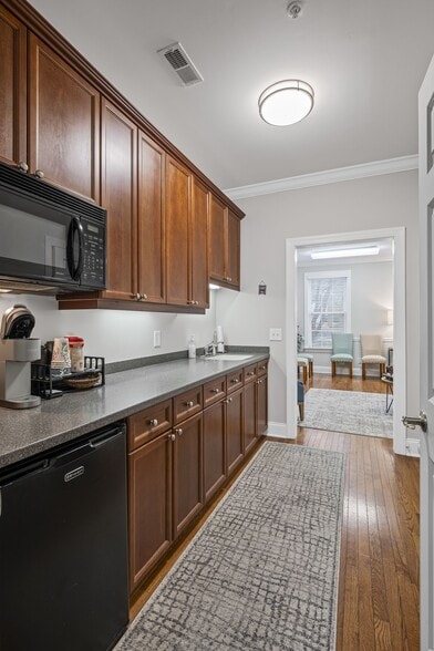 More Photos Of 321 Billingsly Ct, Franklin Loft Creative Space For Lease