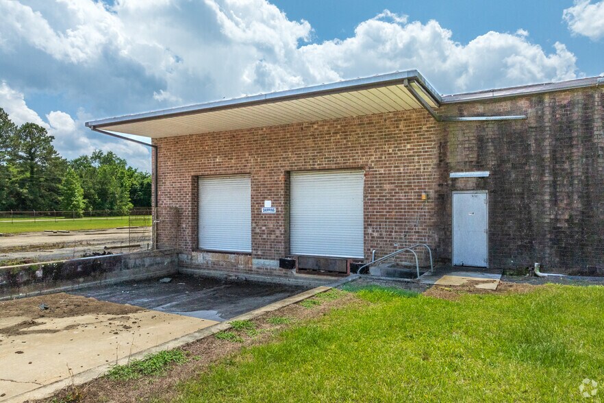 More Photos Of 1070 E Main St, Lake City Industrial For Lease