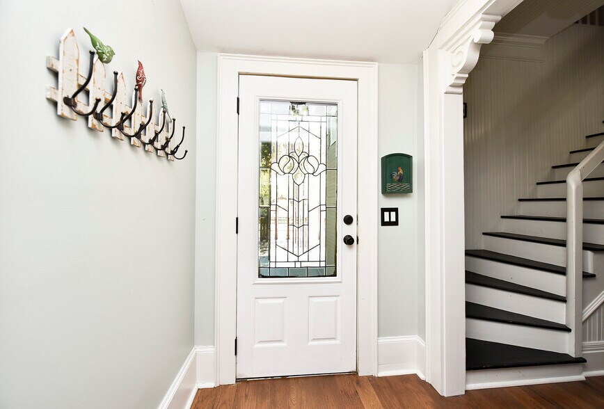 More Photos Of 315 Cedar St, New Ulm Specialty For Sale