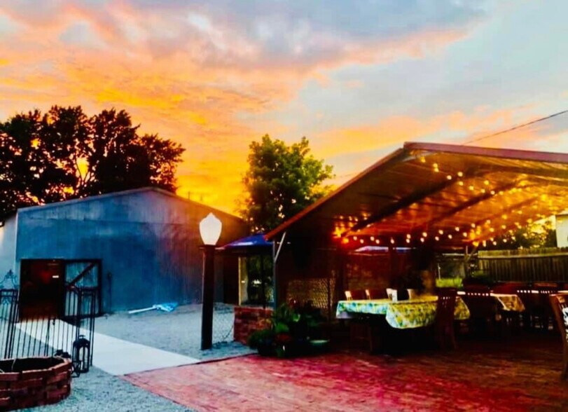 More Photos Of 711 N Steele Ave, Cushing Restaurant For Sale