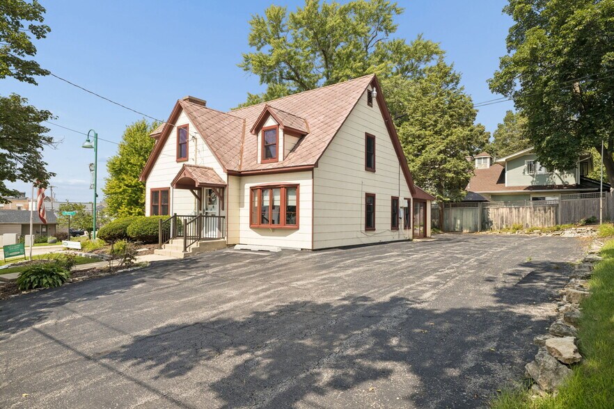 More Photos Of 6 E Washington St, Oswego Office For Sale