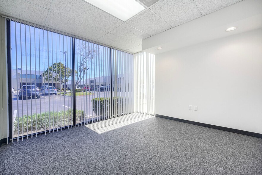 More Photos Of 1195 Linda Vista Dr, San Marcos Industrial For Lease
