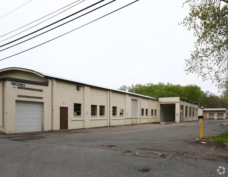 More Photos Of 10 Lippincott Ln, Mount Holly Unknown For Lease