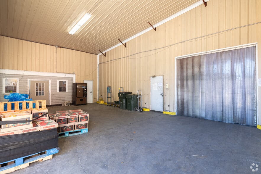 More Photos Of 400 Carver St, Mount Vernon Warehouse For Sale