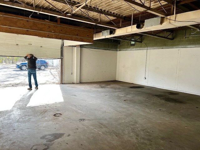 More Photos Of 3022-3026 E Michigan Ave, Lansing Freestanding For Sale