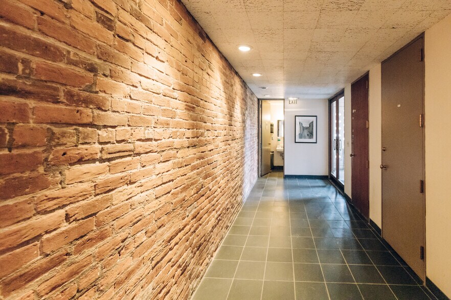 More Photos Of 10 SW Ash St, Portland Office For Lease