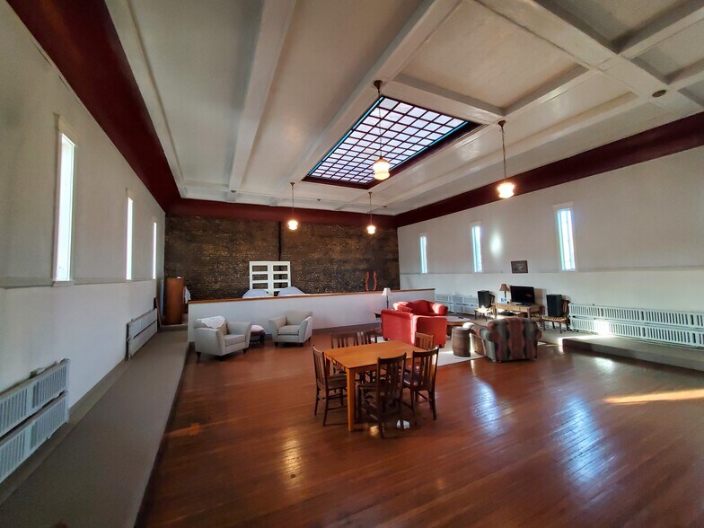 More Photos Of 101-107 S 1st St, Silverton Office For Lease