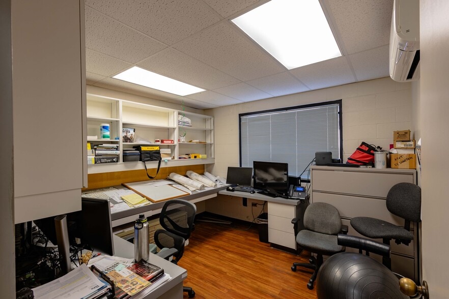 More Photos Of 99-1392 Koaha Pl, Honolulu Warehouse For Sale