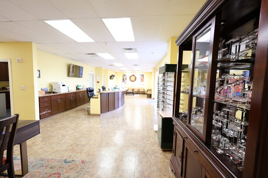 More Photos Of 1010 W Main St, Jacksonville Health Club For Sale