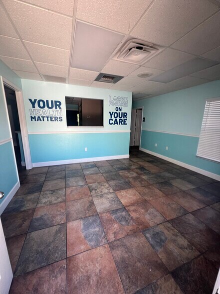 More Photos Of 205 Montgomery Ave, Sarasota Office For Sale