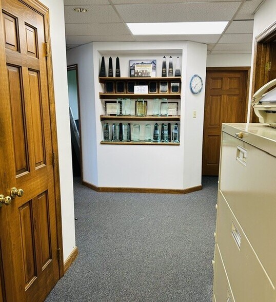 More Photos Of 5949 Steubenville Pike, McKees Rocks Office For Lease