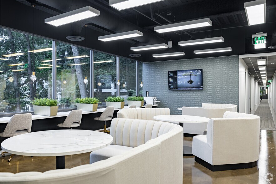 More Photos Of 3100 Interstate N Cir, Atlanta Coworking Space