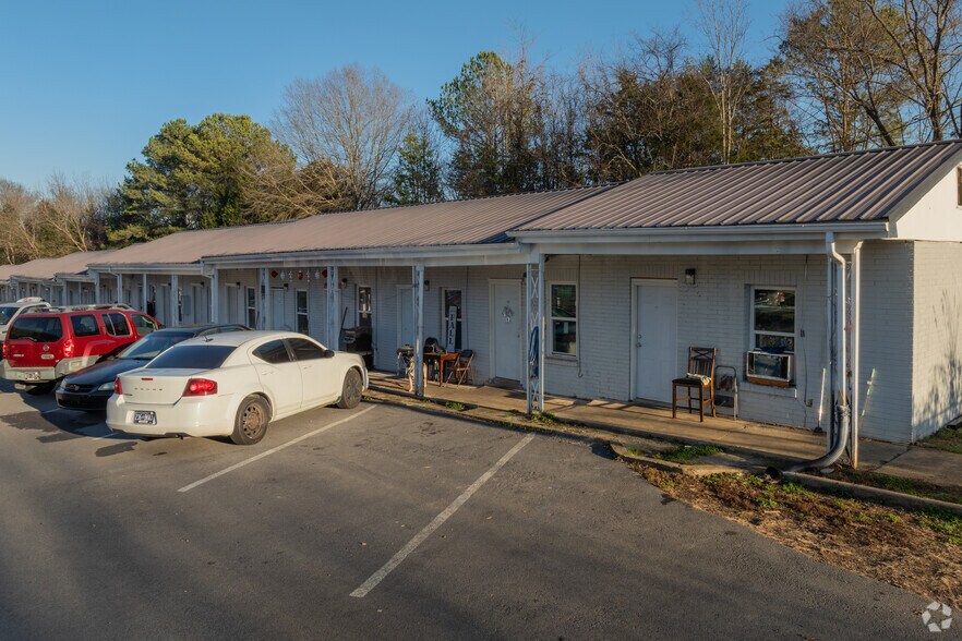 More Photos Of 1211 S Lee Hwy, Cleveland Apartments For Sale