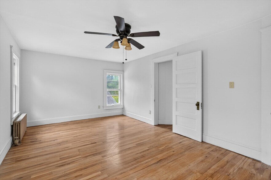 More Photos Of 48 - 50 Horseshoe Lake, Kauneonga Lake Apartments For Sale