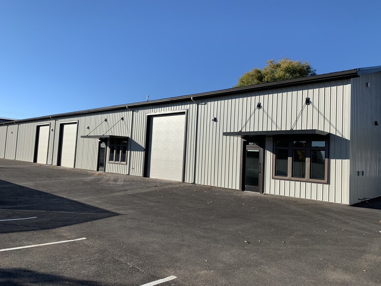 More Photos Of 4206 N Best Rd, Spokane Valley Showroom For Lease