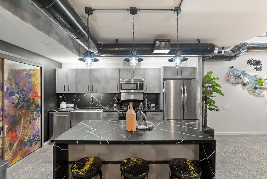 More Photos Of 302-390 11th Ave, San Diego Apartments For Sale