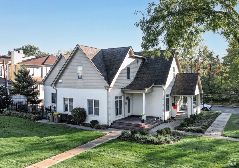 More Photos Of 930 E 66th St, Indianapolis Coworking Space