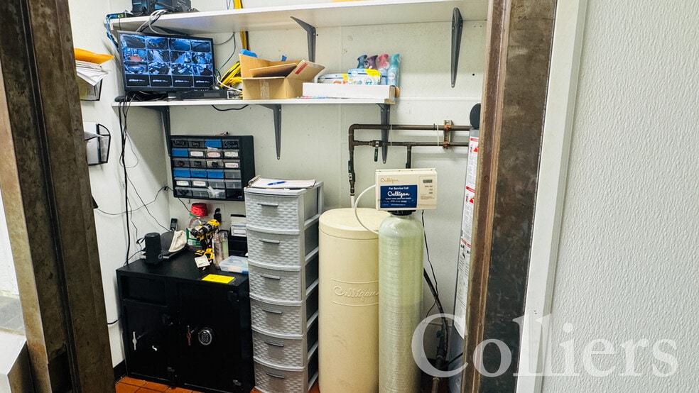 More Photos Of 2840 Pocatello Ave, American Falls Storefront For Sale