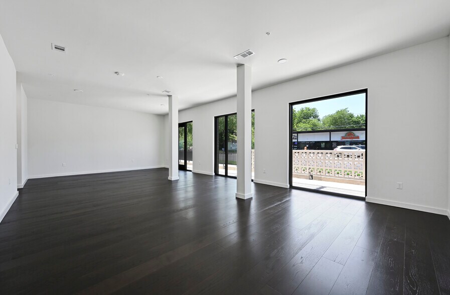 More Photos Of 2209 S First St, Austin Apartments For Sale