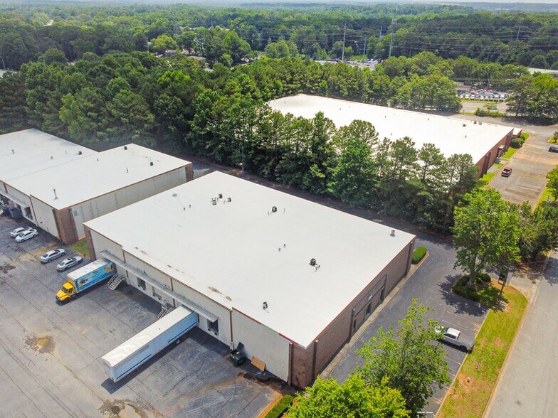 More Photos Of 990 Norcross Industrial Ct, Norcross Warehouse For Lease