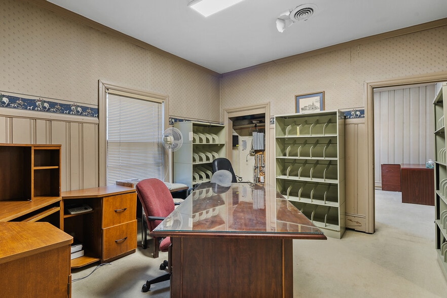More Photos Of 127 S Cool Spring St, Fayetteville Office For Sale