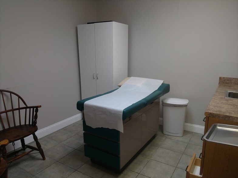 More Photos Of 420 E Main St, Branford Medical For Sale