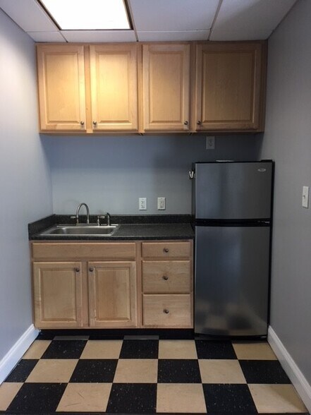 More Photos Of 6326 Five Mile Centre Park, Fredericksburg Medical For Lease