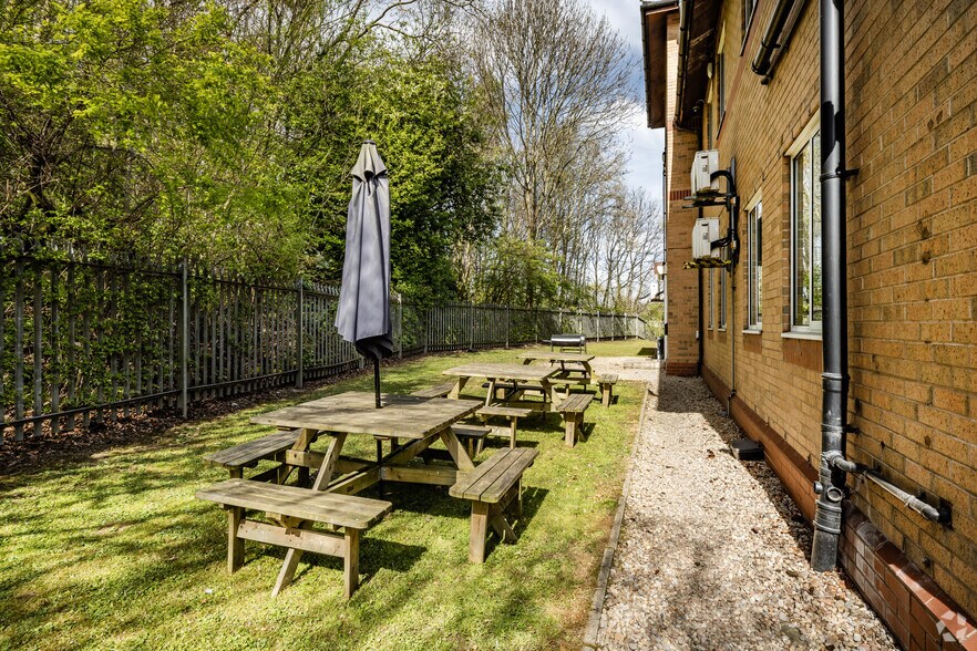 More Photos Of 170 Elland Rd, Leeds Coworking Space