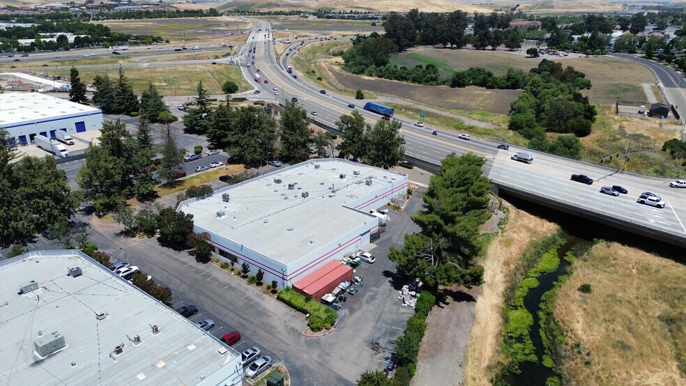 More Photos Of 30 Lindbergh Ave, Livermore Research And Development For Lease