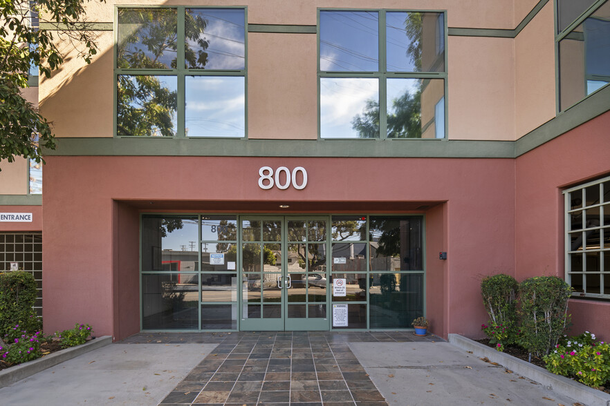 Primary Photo Of 800 S Main St, Burbank Medical For Sale