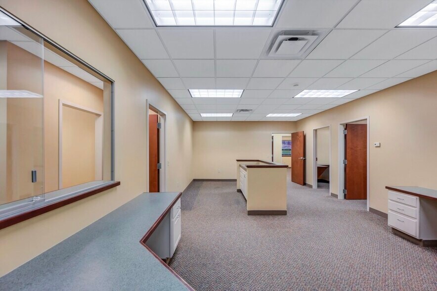 More Photos Of 1110 Clay Ave, Dunmore Medical For Lease