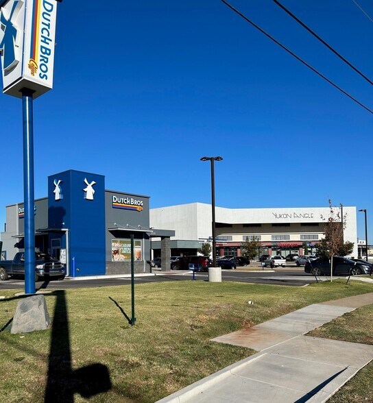 More Photos Of 1010 Garth Brooks Blvd, Yukon Storefront Retail Office For Lease