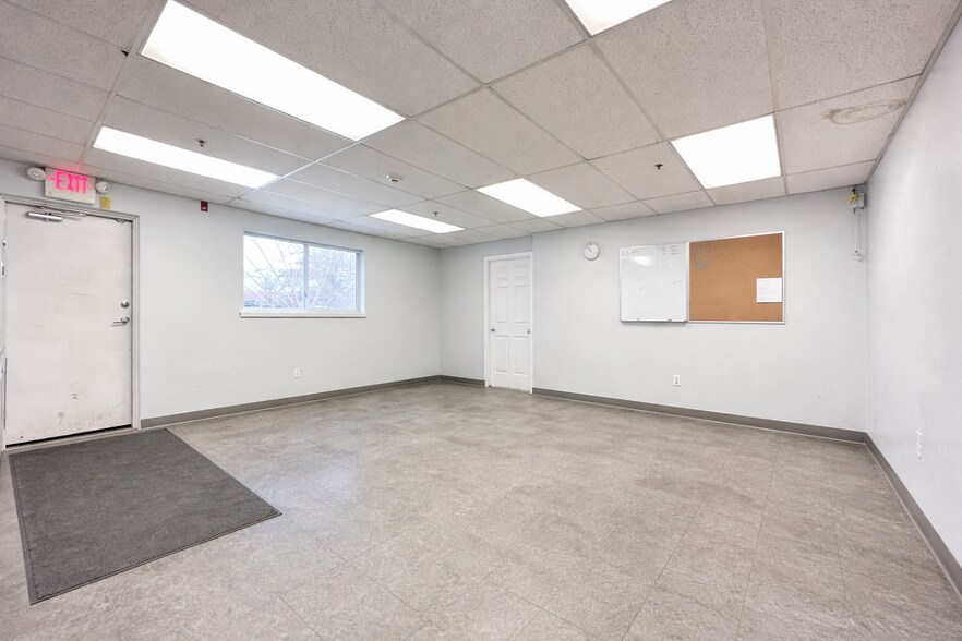 More Photos Of 1071 Eburne Pl, Richmond Manufacturing For Lease