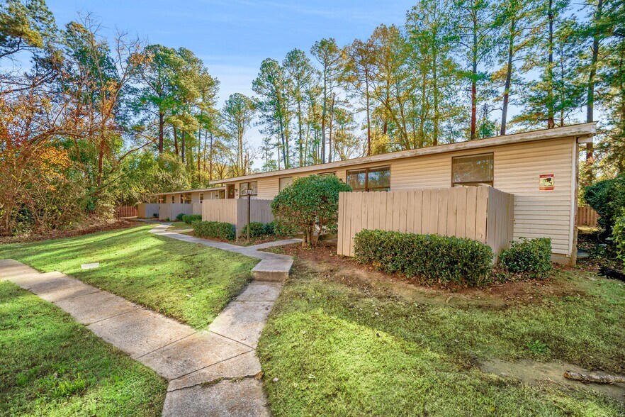 More Photos Of 1850 Apple Valley Dr, Augusta Apartments For Sale