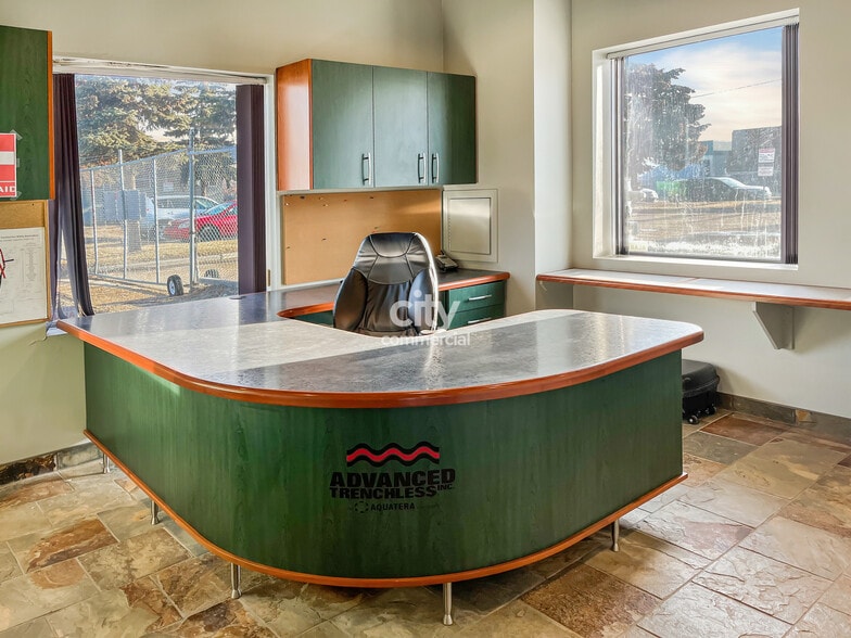 More Photos Of 11318-11320 143rd St NW, Edmonton Service For Lease