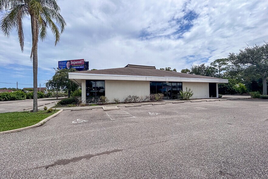 More Photos Of 10290 Regency Park Blvd, Port Richey Freestanding For Sale