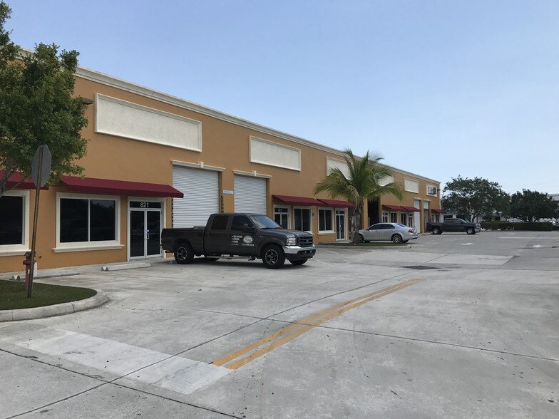 More Photos Of 853 SW Enterprise Way, Stuart Warehouse For Lease